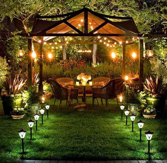 Garden entertaining spaces for guests